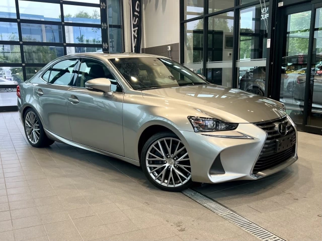 Lexus IS300 IS 300 2019