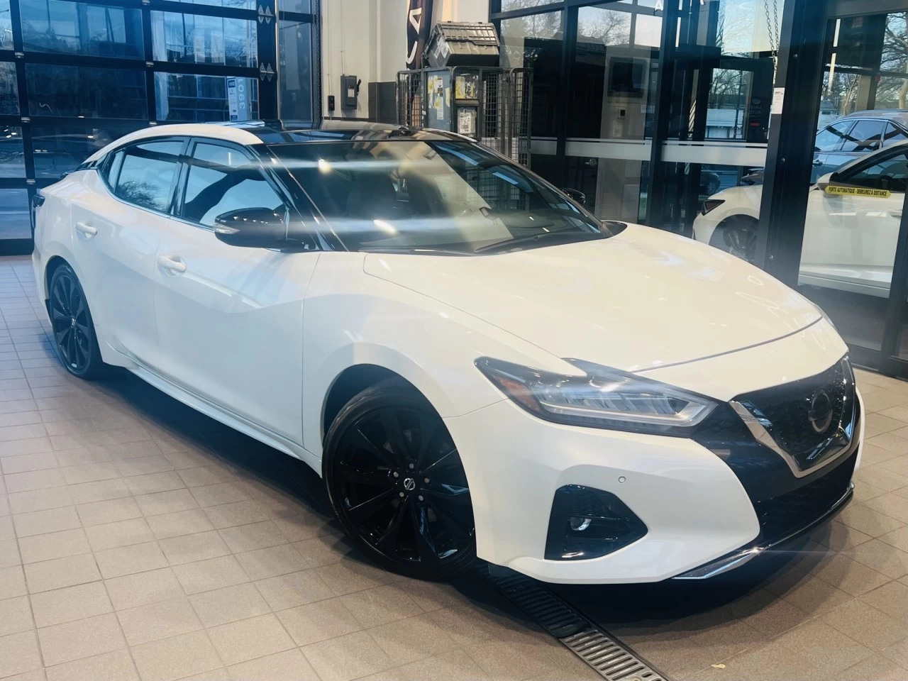 2020 Nissan Maxima SR https://www.acuramontrealcentre.com/resize/b990ff35b810a3abc0cc817b2ca24889-1