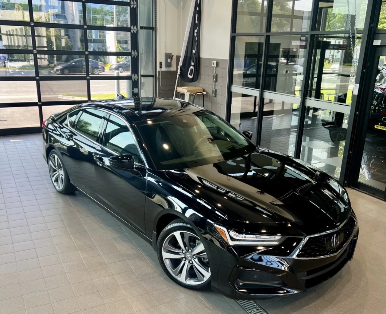 2023 Acura TLX Platinum Elite https://www.acuramontrealcentre.com/resize/b990ff35b810a3abc0cc817b2ca24889-1