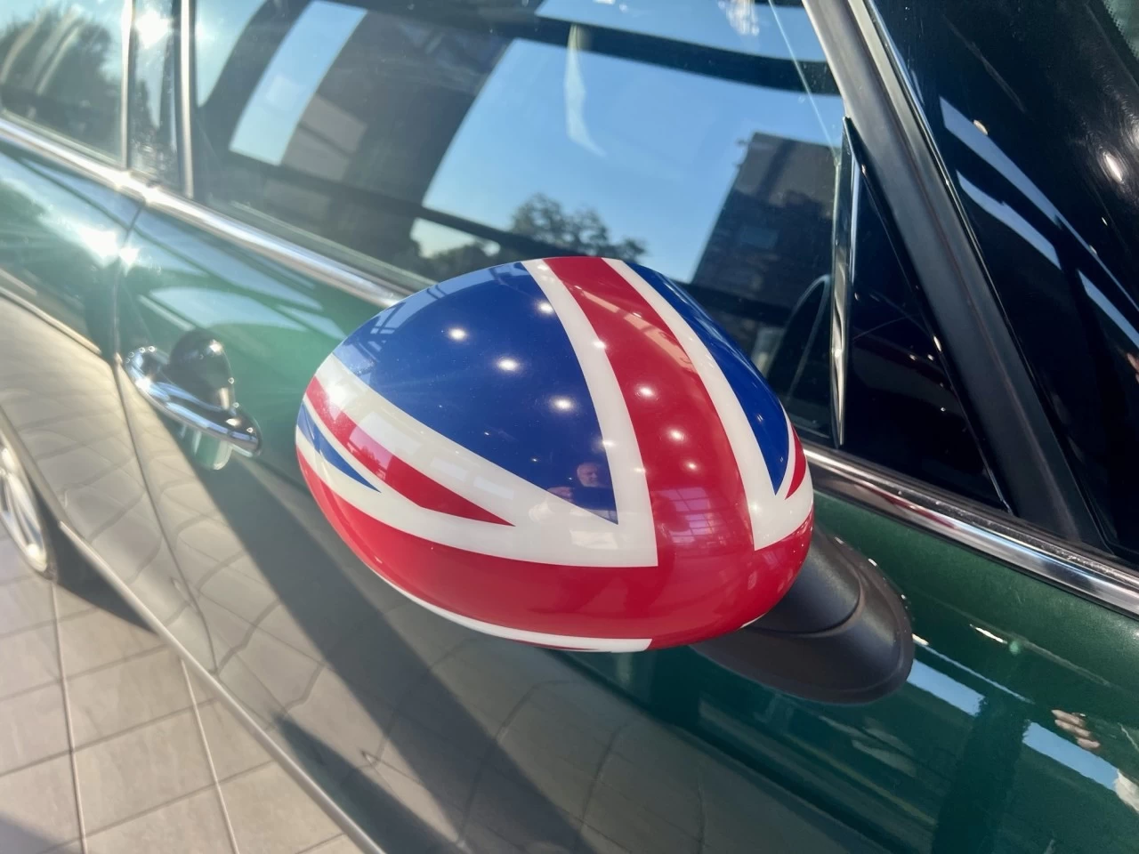 2017 Mini Cooper S - British Racing Green https://www.acuramontrealcentre.com/resize/b990ff35b810a3abc0cc817b2ca24889-1