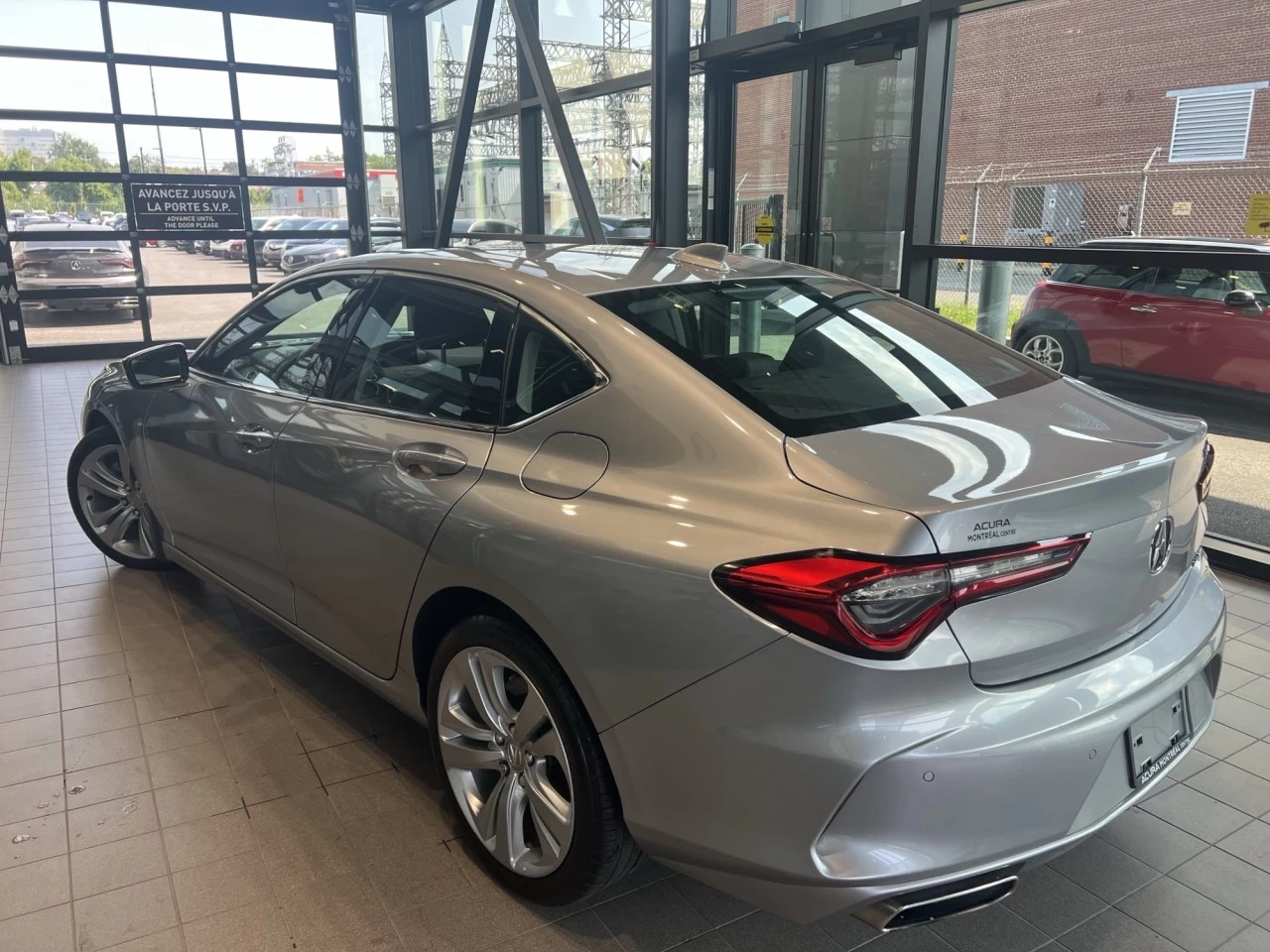 2021 Acura TLX  https://www.acuramontrealcentre.com/resize/b990ff35b810a3abc0cc817b2ca24889-1