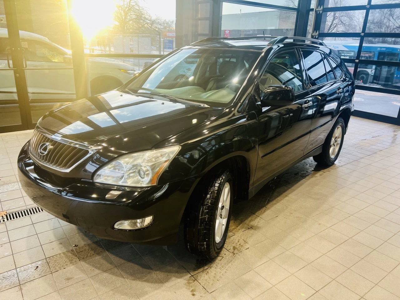 2009 Lexus RX350 4WD https://www.acuramontrealcentre.com/resize/b990ff35b810a3abc0cc817b2ca24889-1