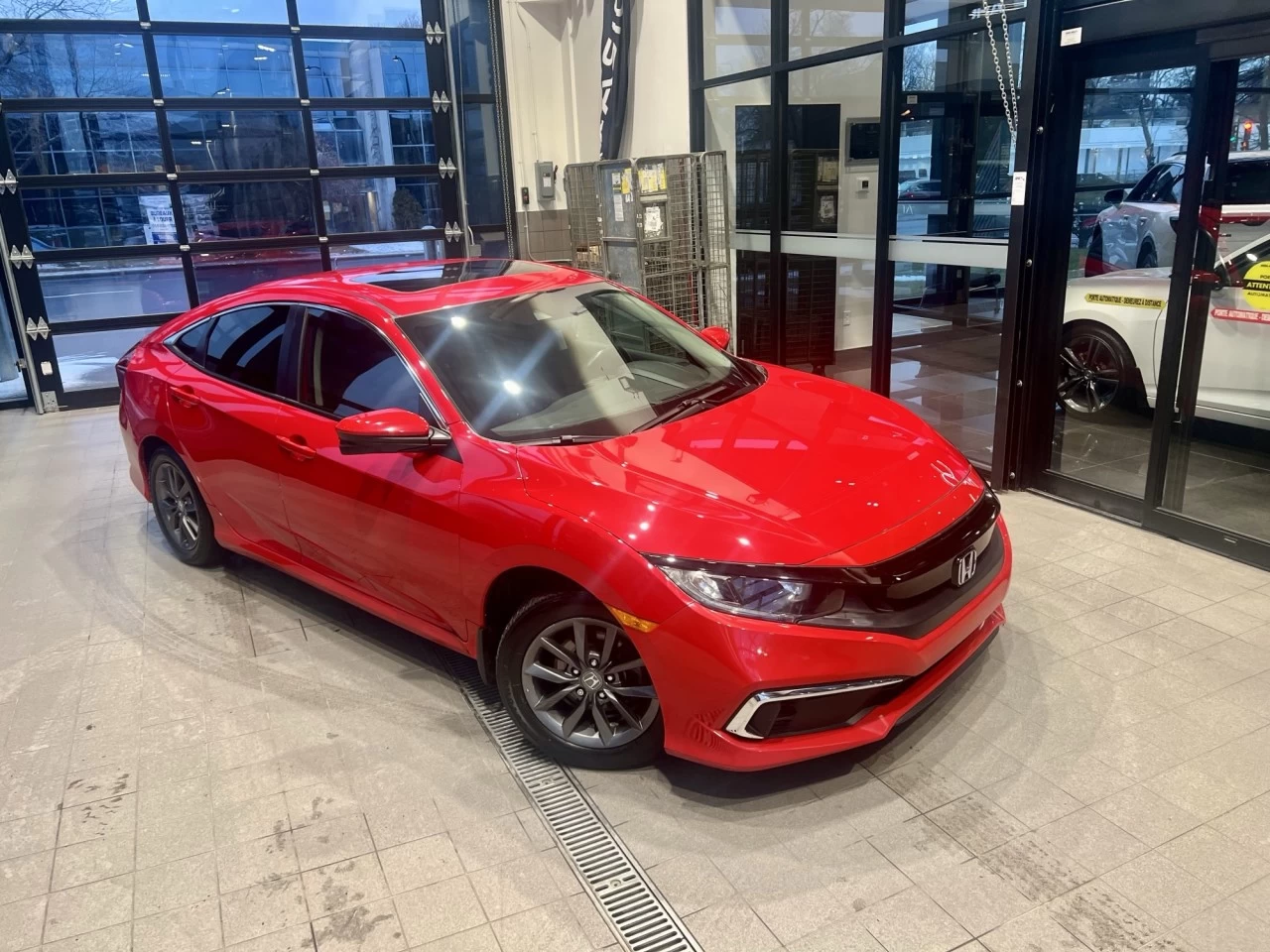 2021 Honda Civic EX https://www.acuramontrealcentre.com/resize/b990ff35b810a3abc0cc817b2ca24889-1