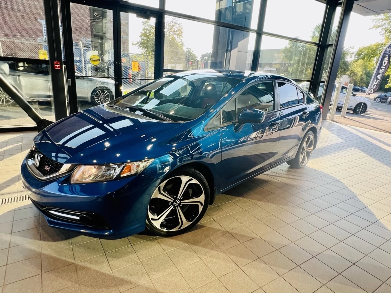 2015 Honda Civic Si https://www.acuramontrealcentre.com/resize/b990ff35b810a3abc0cc817b2ca24889-1