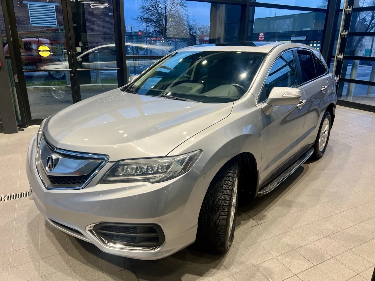 2017 Acura RDX Tech Pkg https://www.acuramontrealcentre.com/resize/b990ff35b810a3abc0cc817b2ca24889-1