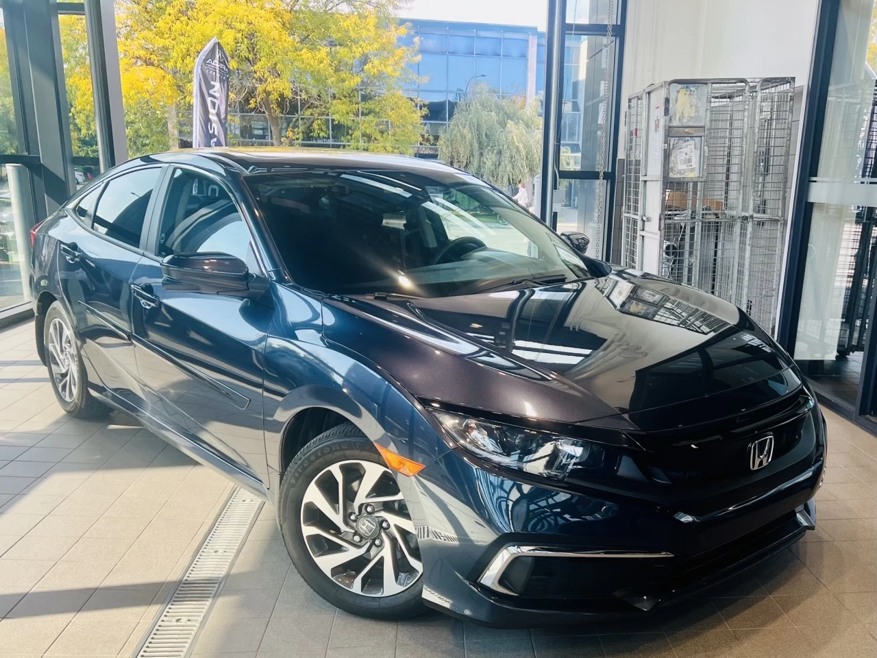 2020 Honda Civic EX https://www.acuramontrealcentre.com/resize/b990ff35b810a3abc0cc817b2ca24889-1