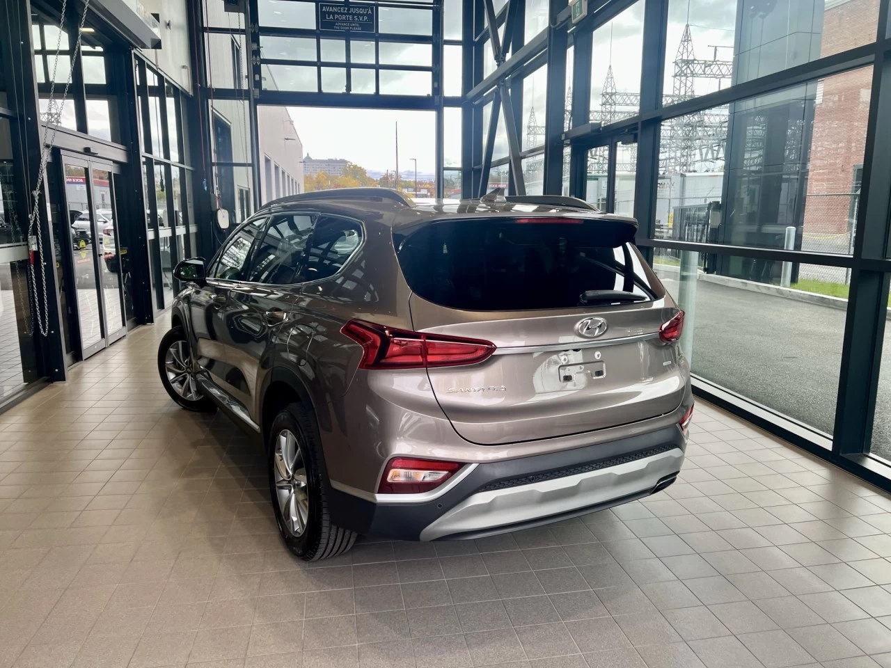 2020 Hyundai Santa Fe Preferred https://www.acuramontrealcentre.com/resize/b990ff35b810a3abc0cc817b2ca24889-1