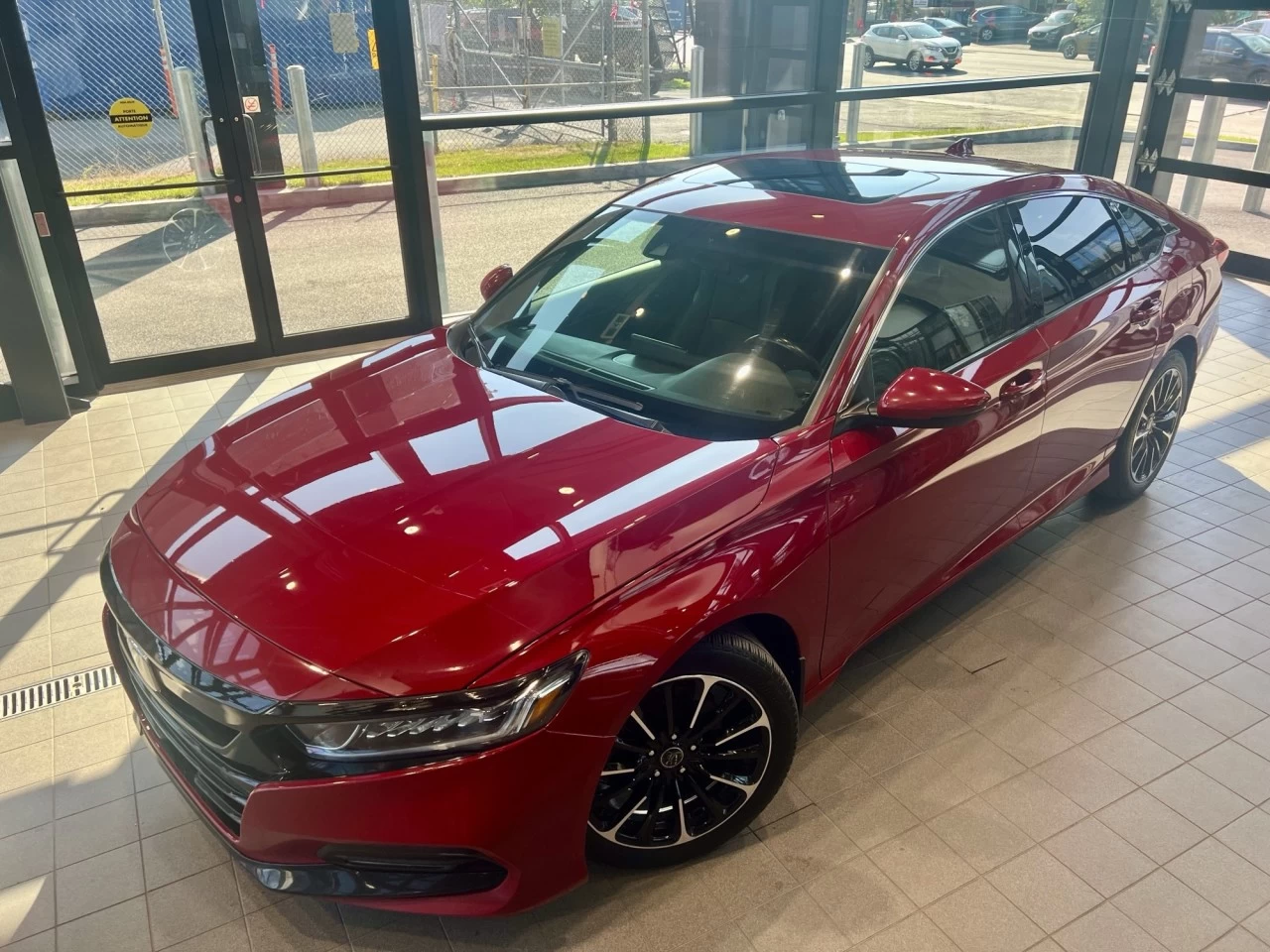 2018 Honda Accord Sport https://www.acuramontrealcentre.com/resize/b990ff35b810a3abc0cc817b2ca24889-1