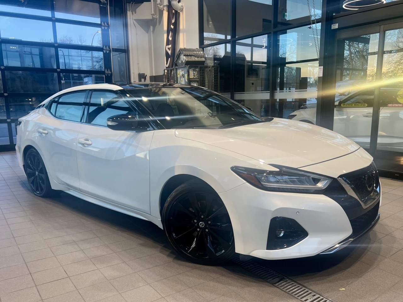 2020 Nissan Maxima SR https://www.acuramontrealcentre.com/resize/b990ff35b810a3abc0cc817b2ca24889-1