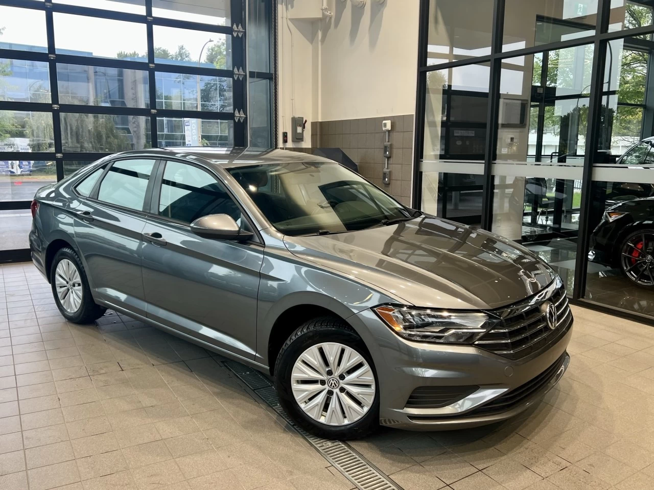 2019 Volkswagen Jetta Comfortline https://www.acuramontrealcentre.com/resize/b990ff35b810a3abc0cc817b2ca24889-1