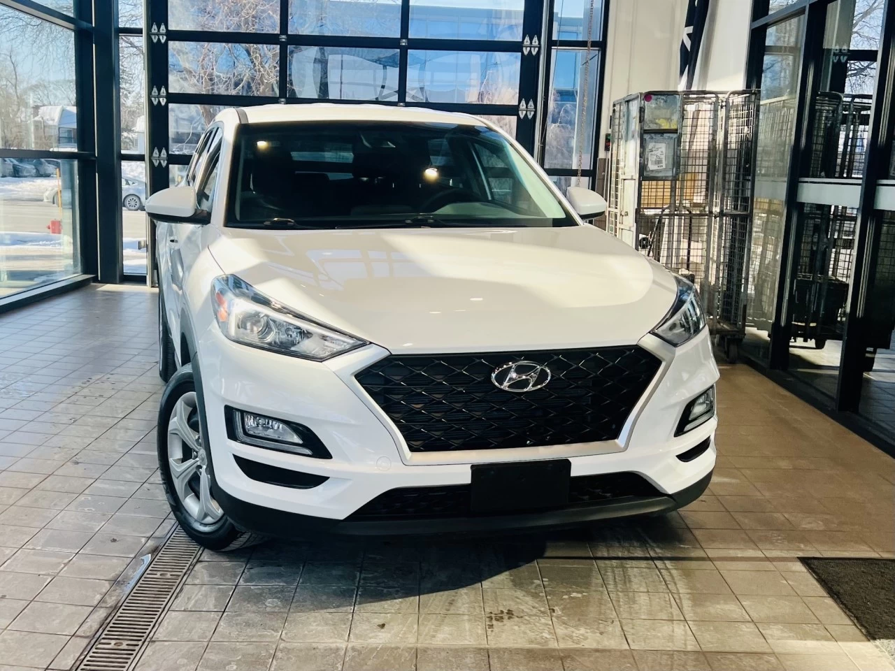 2021 Hyundai Tucson  https://www.acuramontrealcentre.com/resize/b990ff35b810a3abc0cc817b2ca24889-1