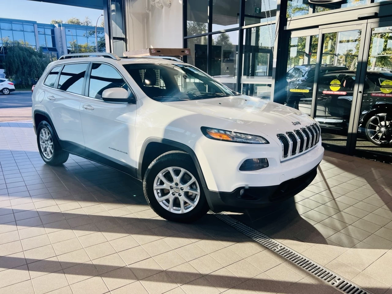 2015 Jeep Cherokee North https://www.acuramontrealcentre.com/resize/b990ff35b810a3abc0cc817b2ca24889-1