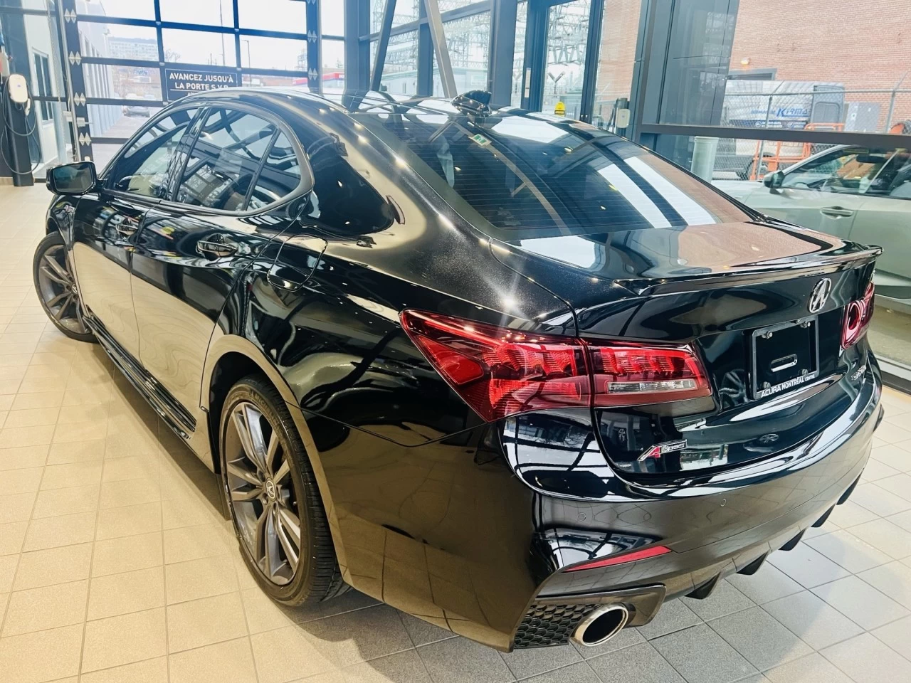 2020 Acura TLX Elite https://www.acuramontrealcentre.com/resize/b990ff35b810a3abc0cc817b2ca24889-1