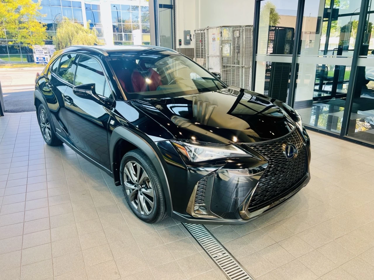 2020 Lexus UX UX 250h https://www.acuramontrealcentre.com/resize/b990ff35b810a3abc0cc817b2ca24889-1