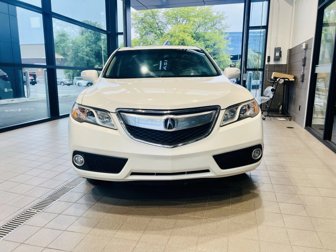 2015 Acura RDX Tech Pkg https://www.acuramontrealcentre.com/resize/b990ff35b810a3abc0cc817b2ca24889-1