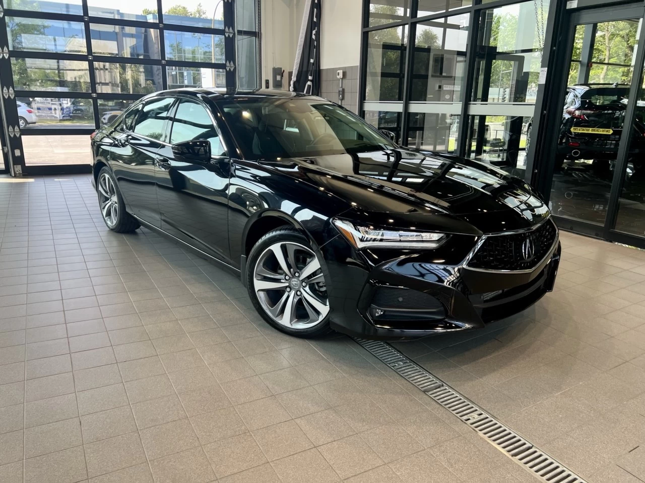 2023 Acura TLX Platinum Elite https://www.acuramontrealcentre.com/resize/b990ff35b810a3abc0cc817b2ca24889-1