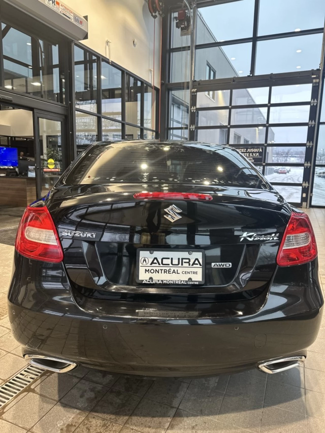 2011 Suzuki Kizashi AWD https://www.acuramontrealcentre.com/resize/b990ff35b810a3abc0cc817b2ca24889-1