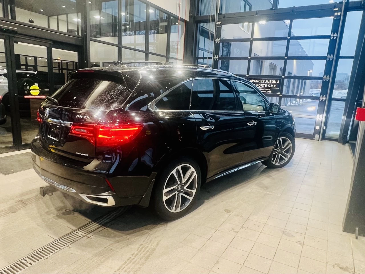 2018 Acura MDX Navi https://www.acuramontrealcentre.com/resize/b990ff35b810a3abc0cc817b2ca24889-1