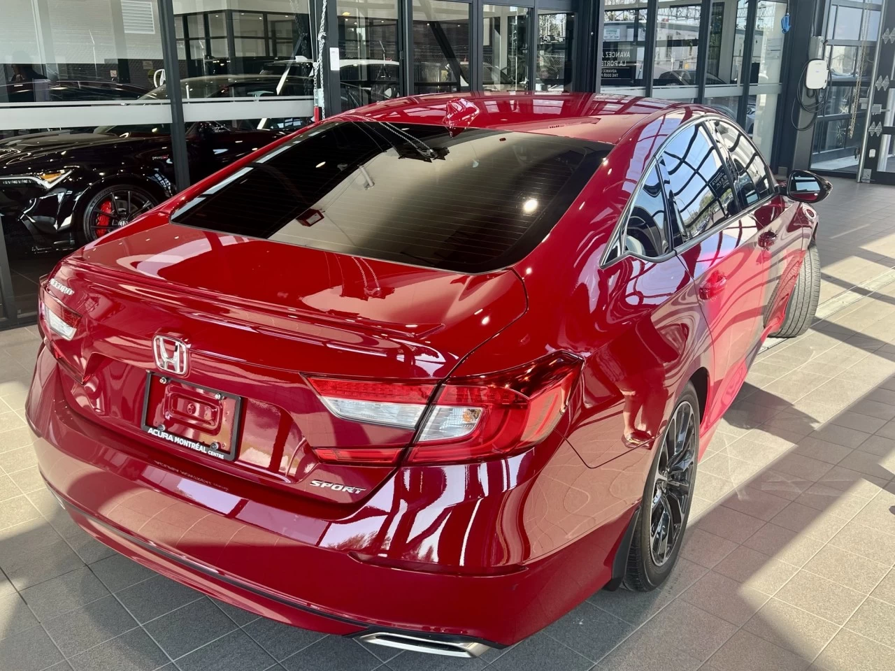 2018 Honda Accord Sport https://www.acuramontrealcentre.com/resize/b990ff35b810a3abc0cc817b2ca24889-1