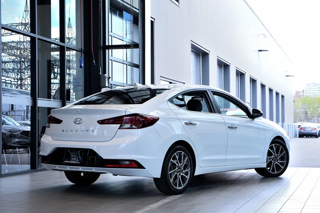 2020 Hyundai Elantra Luxury https://www.acuramontrealcentre.com/resize/b990ff35b810a3abc0cc817b2ca24889-1