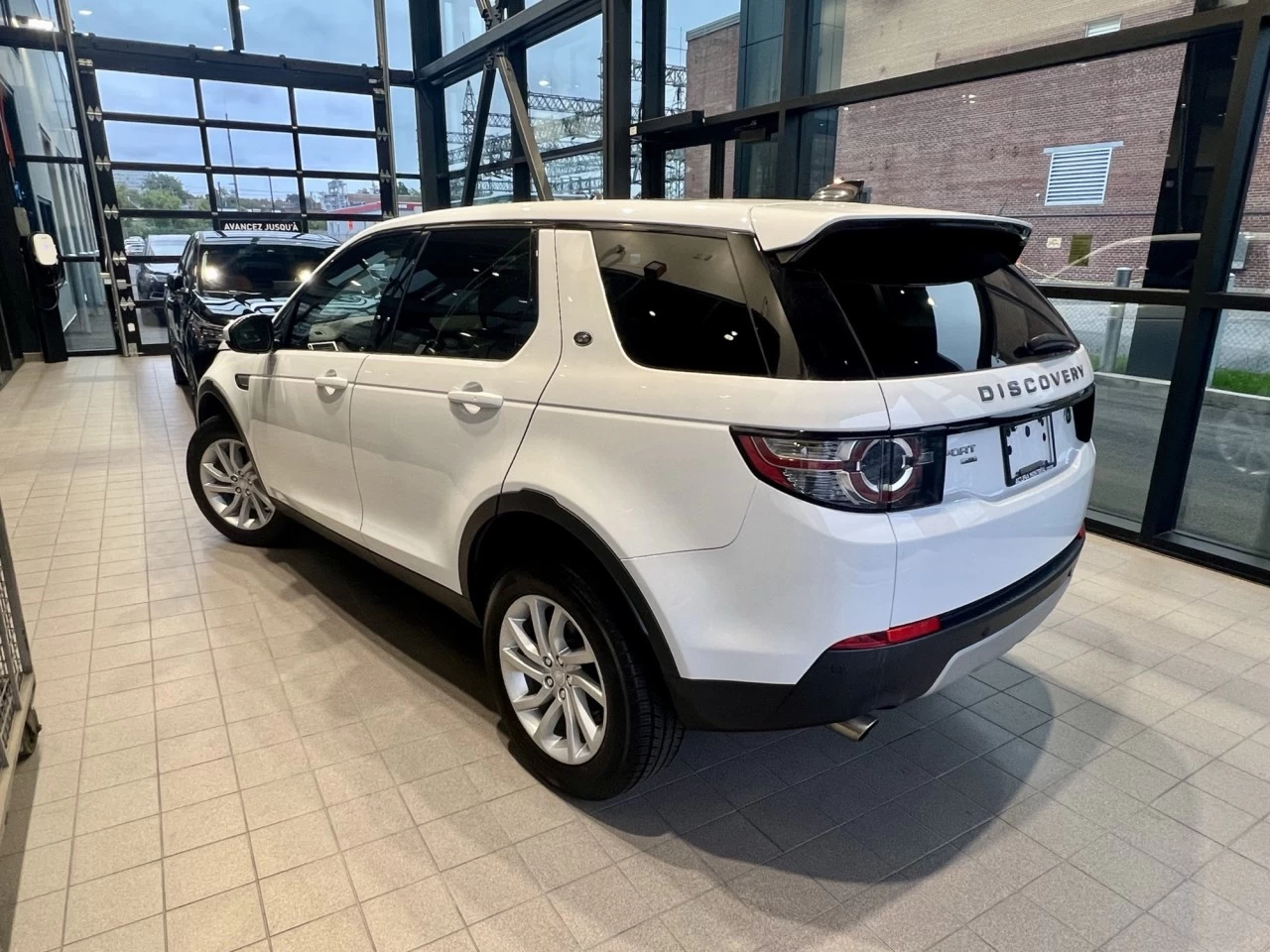 2019 Land Rover Discovery Sport HSE https://www.acuramontrealcentre.com/resize/b990ff35b810a3abc0cc817b2ca24889-1