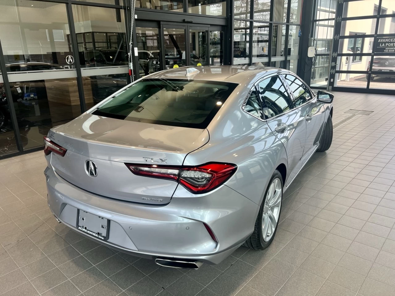 2021 Acura TLX  https://www.acuramontrealcentre.com/resize/b990ff35b810a3abc0cc817b2ca24889-1