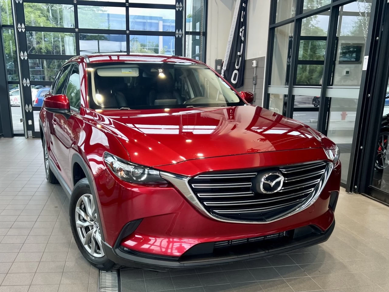 2018 Mazda CX-9 GS-L https://www.acuramontrealcentre.com/resize/b990ff35b810a3abc0cc817b2ca24889-1