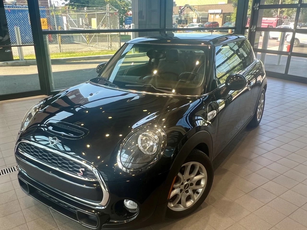 2019 Mini Cooper Cooper S https://www.acuramontrealcentre.com/resize/b990ff35b810a3abc0cc817b2ca24889-1