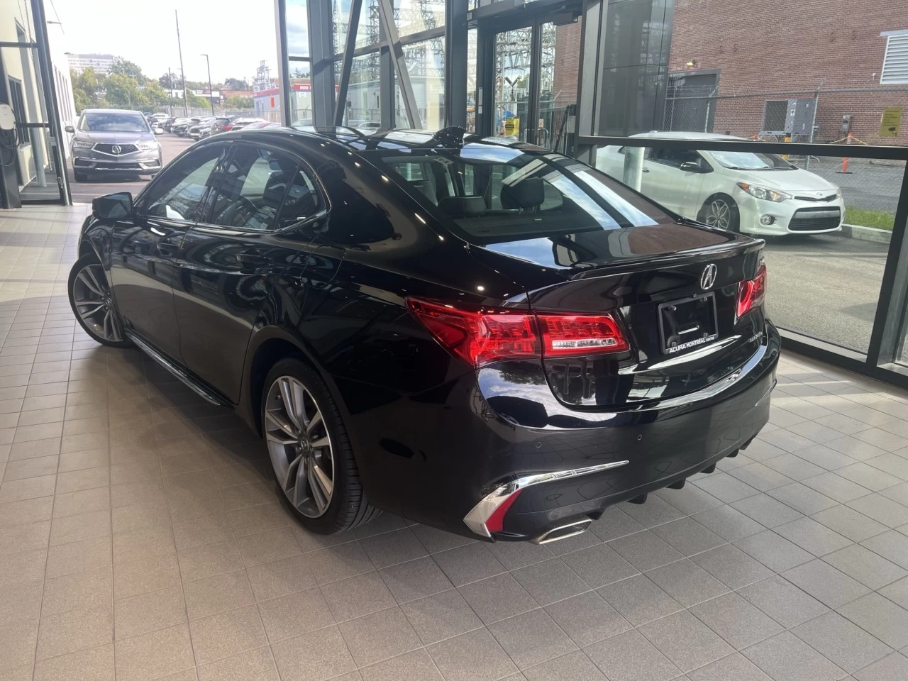 2019 Acura TLX Elite https://www.acuramontrealcentre.com/resize/b990ff35b810a3abc0cc817b2ca24889-1