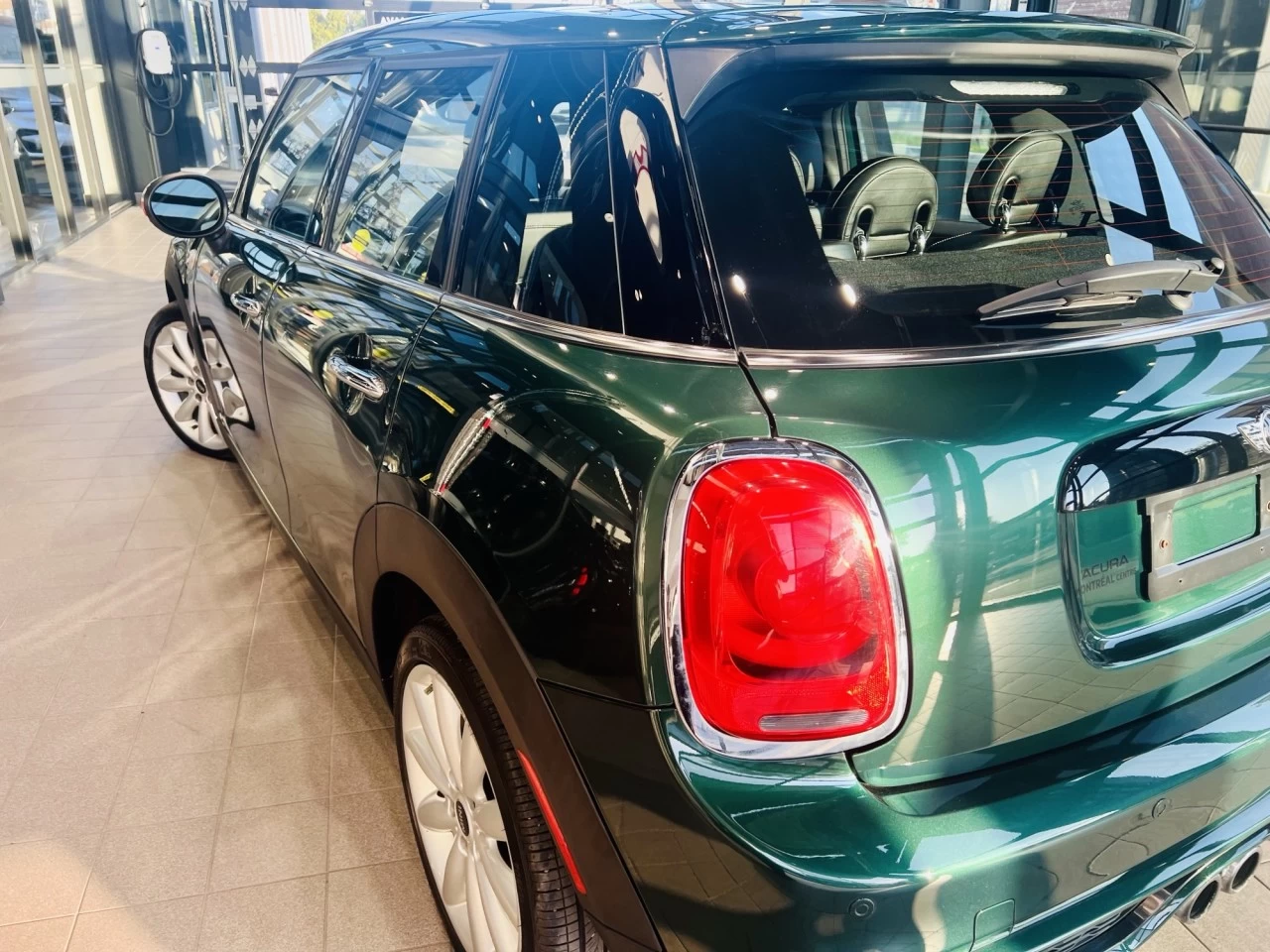 2017 Mini Cooper S - British Racing Green https://www.acuramontrealcentre.com/resize/b990ff35b810a3abc0cc817b2ca24889-1