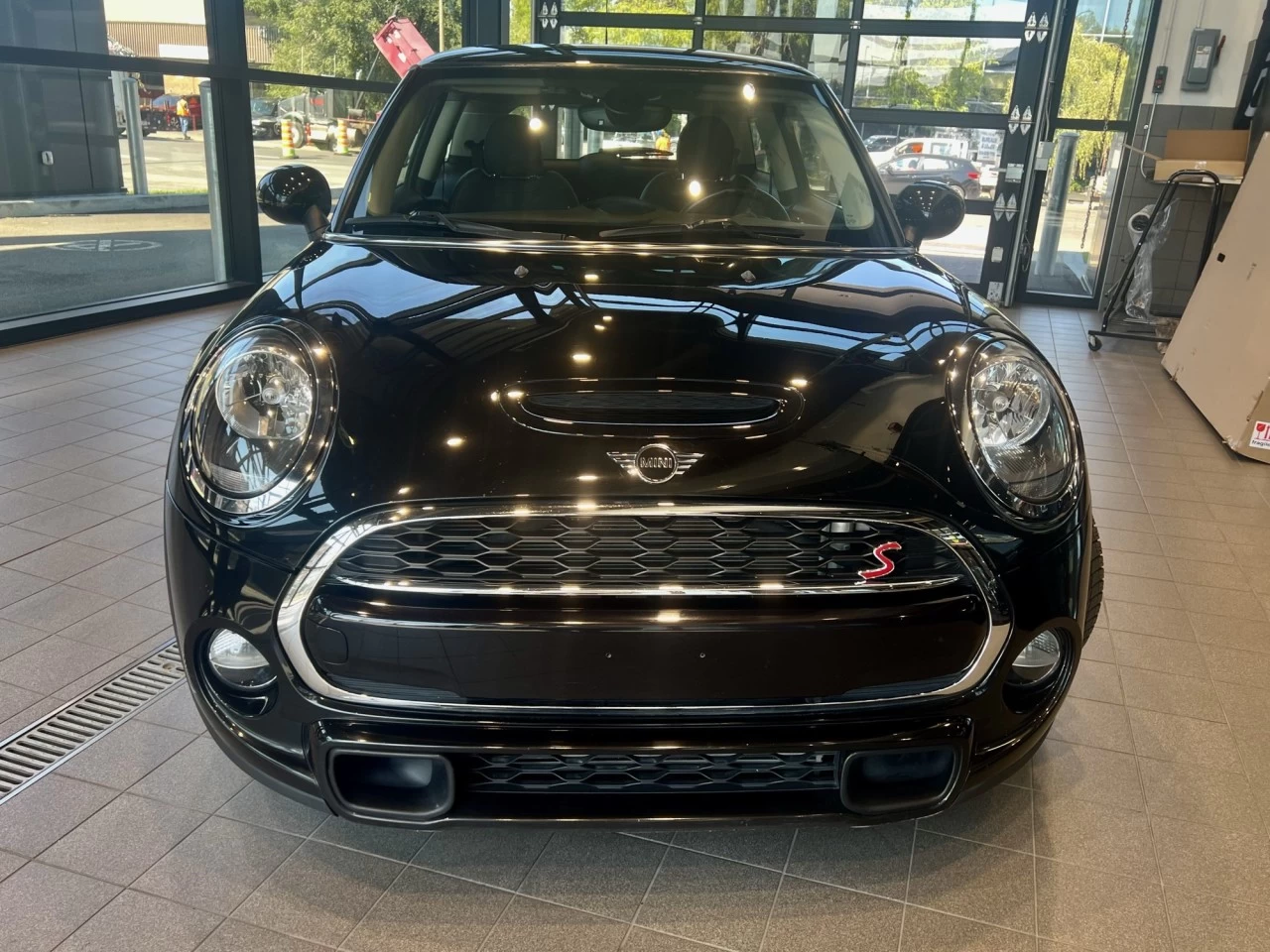 2019 Mini Cooper Cooper S https://www.acuramontrealcentre.com/resize/b990ff35b810a3abc0cc817b2ca24889-1