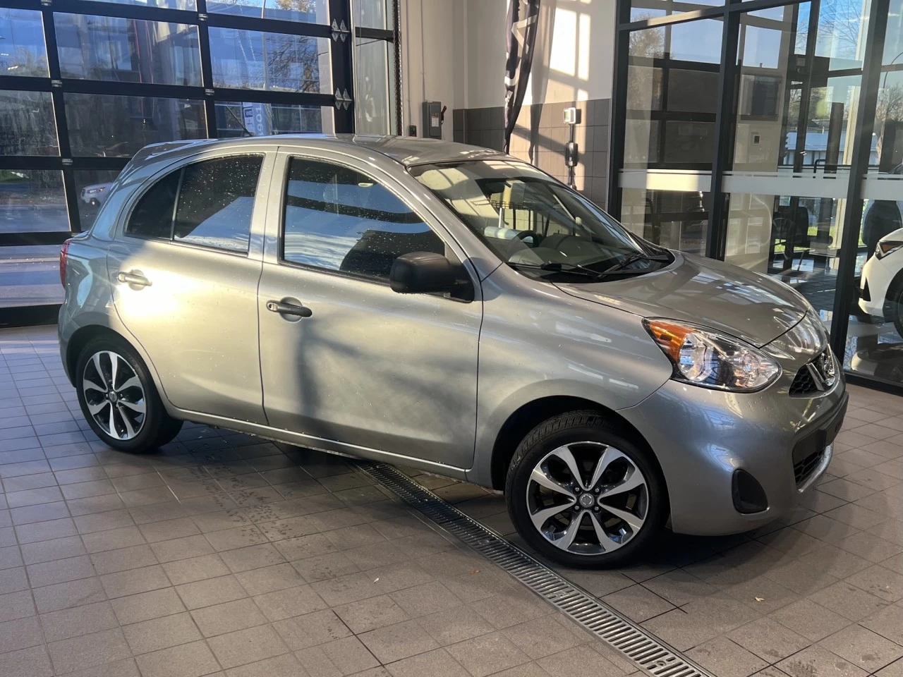 2015 Nissan Micra AUTOMATIC https://www.acuramontrealcentre.com/resize/b990ff35b810a3abc0cc817b2ca24889-1