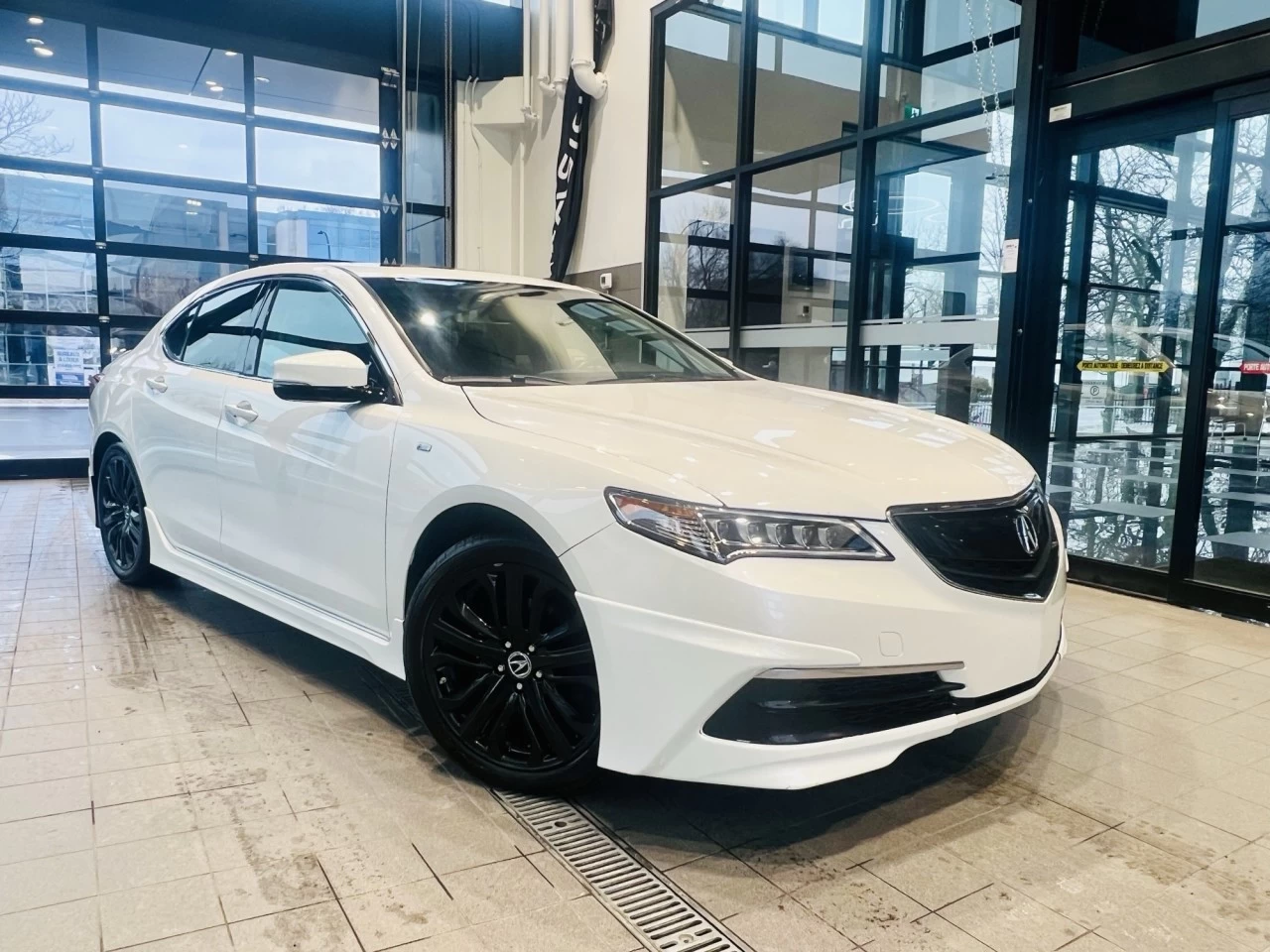 2016 Acura TLX V6 Tech https://www.acuramontrealcentre.com/resize/b990ff35b810a3abc0cc817b2ca24889-1