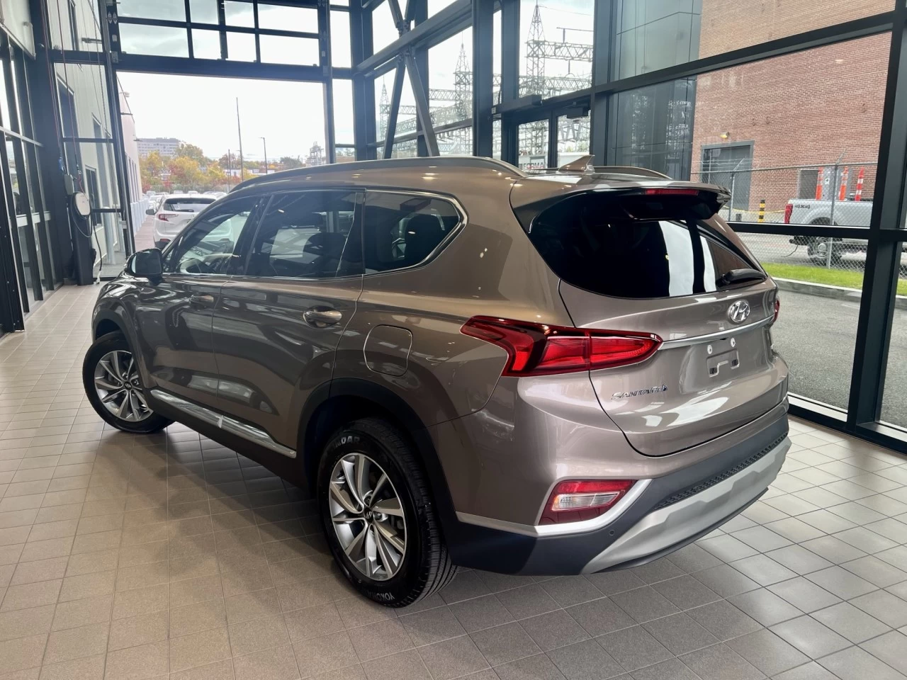 2020 Hyundai Santa Fe Preferred https://www.acuramontrealcentre.com/resize/b990ff35b810a3abc0cc817b2ca24889-1