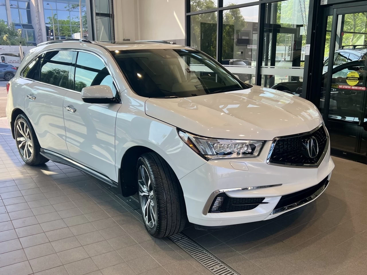 2020 Acura MDX Elite https://www.acuramontrealcentre.com/resize/b990ff35b810a3abc0cc817b2ca24889-1