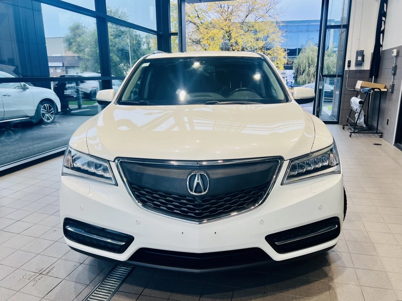 2014 Acura MDX Elite Pkg https://www.acuramontrealcentre.com/resize/b990ff35b810a3abc0cc817b2ca24889-1