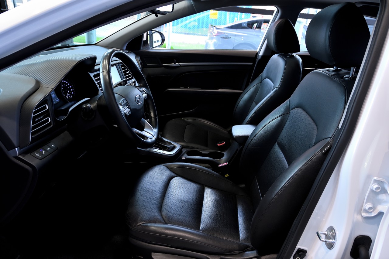2020 Hyundai Elantra Luxury Main Image