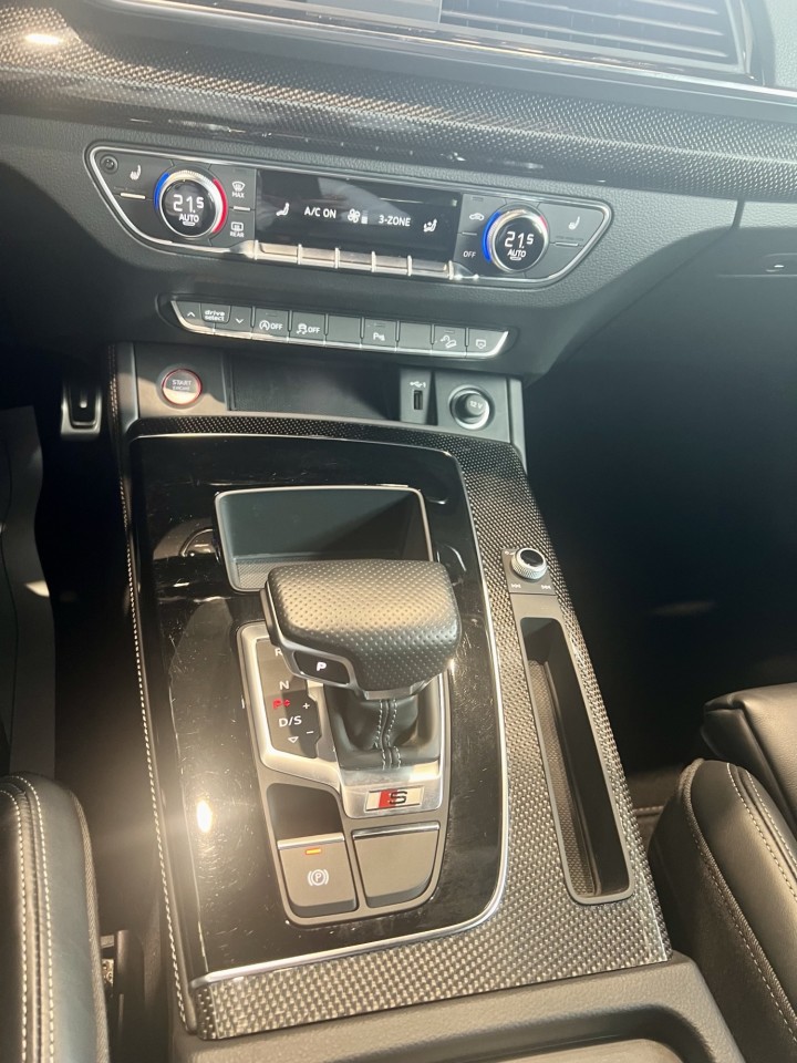 2021 Audi SQ5 Progressiv Main Image